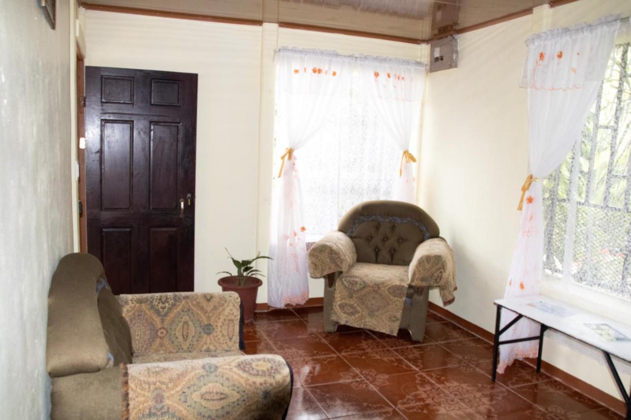 The Corner House Apartamento Tortuguero Exterior foto