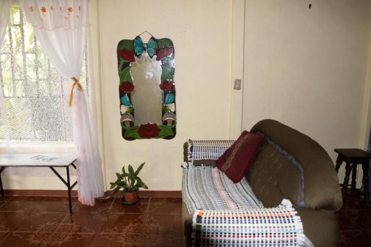 The Corner House Apartamento Tortuguero Exterior foto