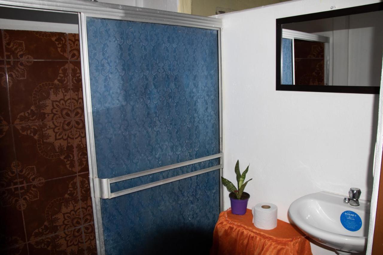 The Corner House Apartamento Tortuguero Exterior foto