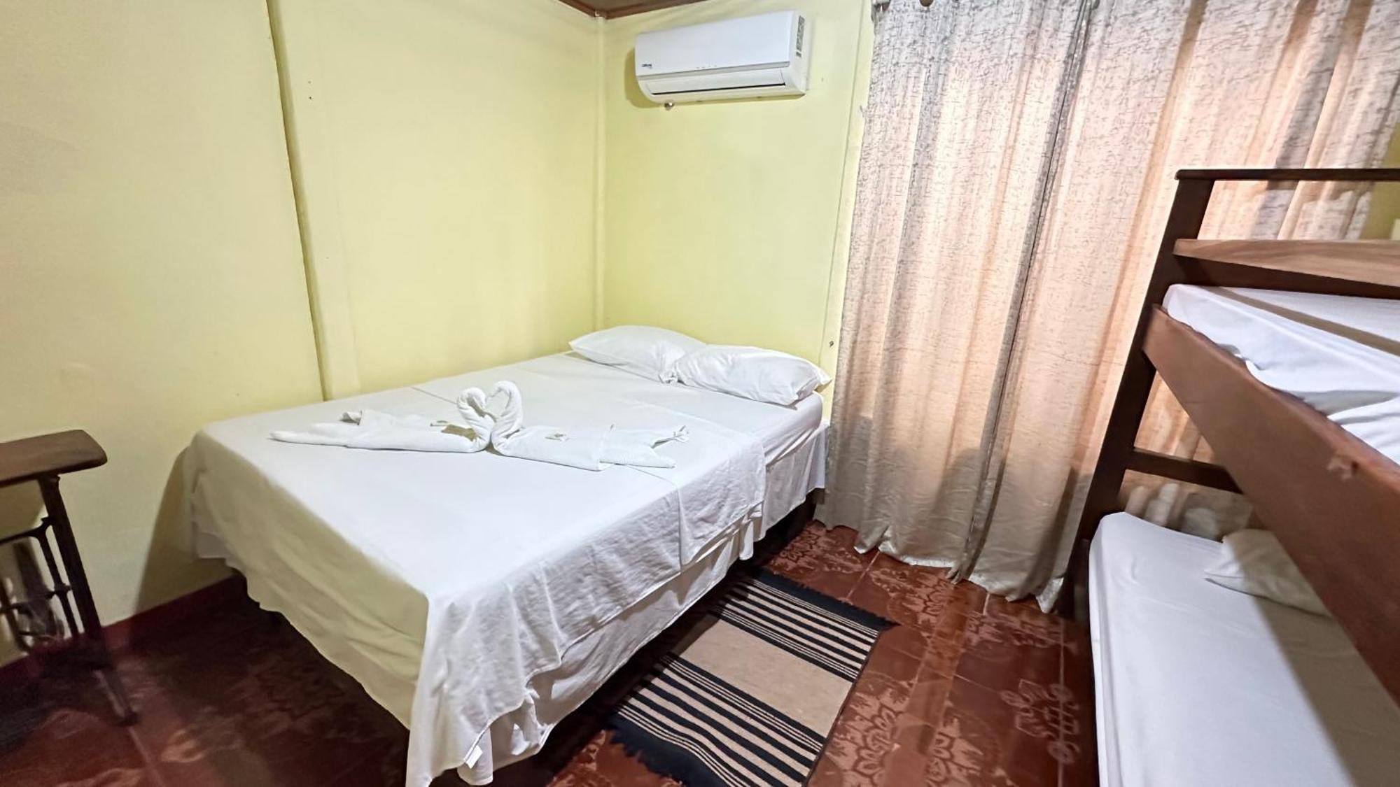 The Corner House Apartamento Tortuguero Exterior foto