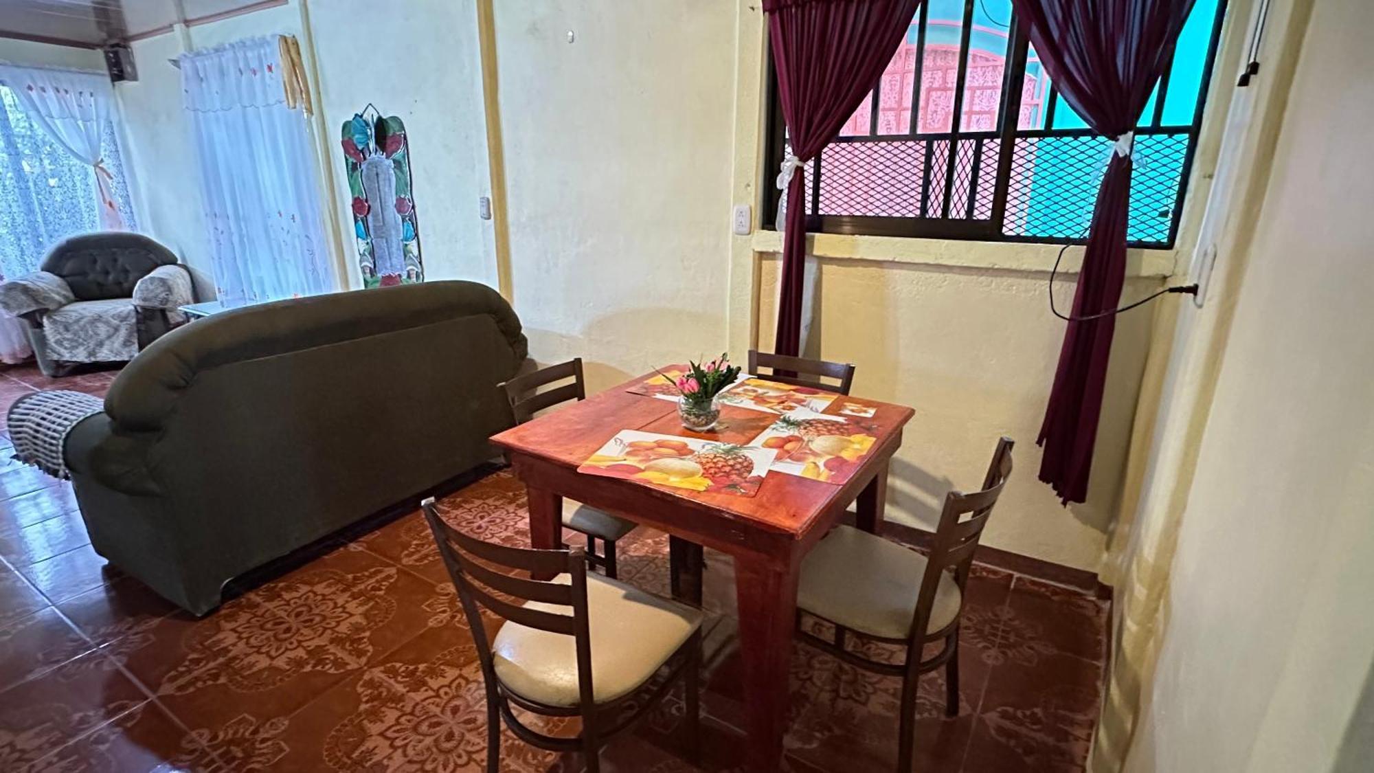 The Corner House Apartamento Tortuguero Exterior foto